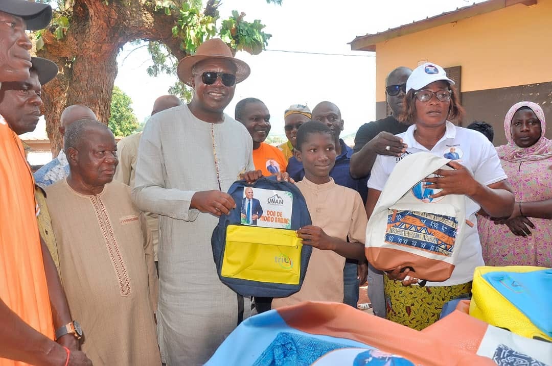 Dons de kits scolaires aux élèves de Koko